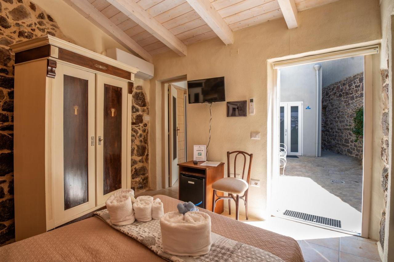 Domo Sa Barra Bed & Breakfast SantʼAntìoco Eksteriør bilde