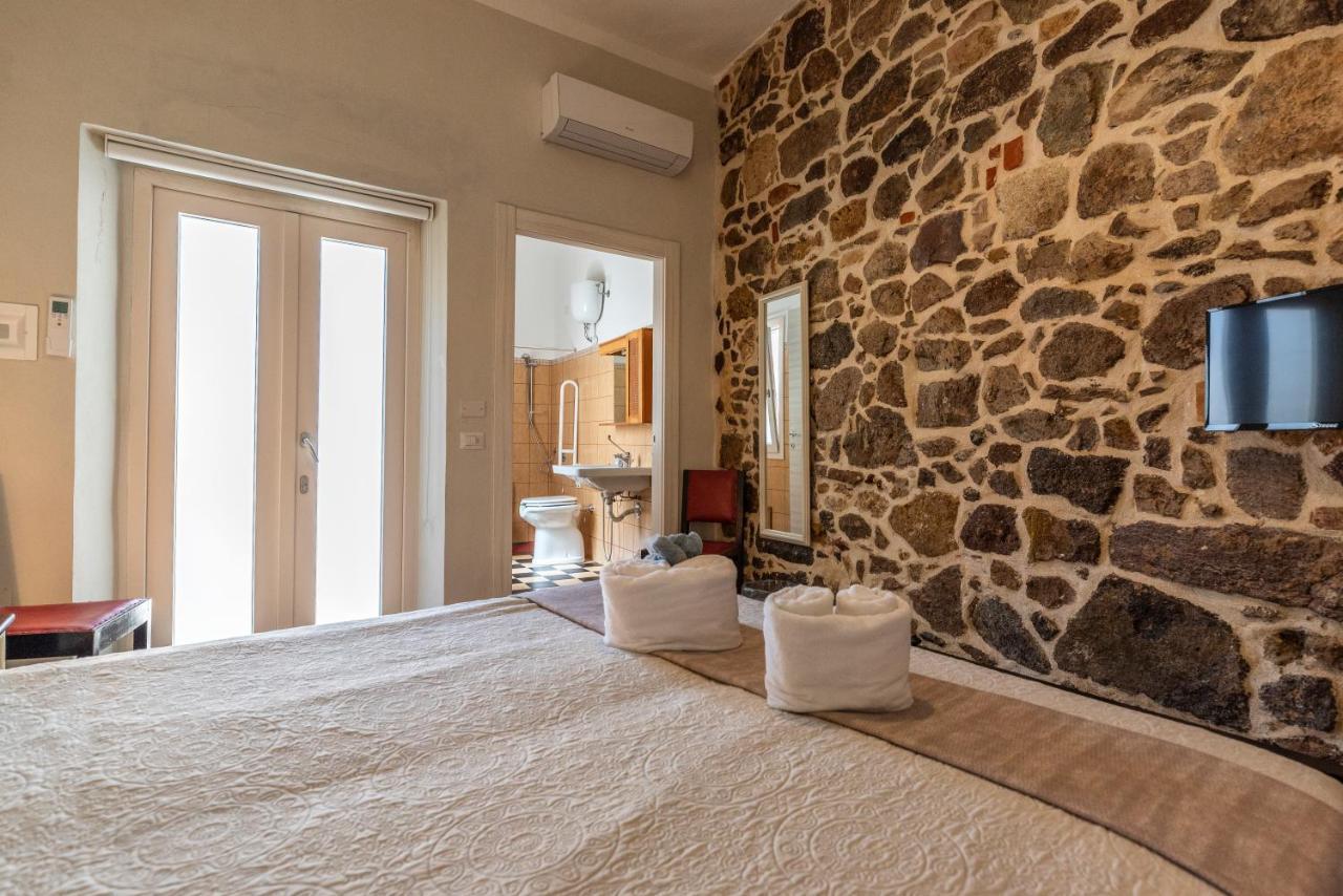 Domo Sa Barra Bed & Breakfast SantʼAntìoco Eksteriør bilde