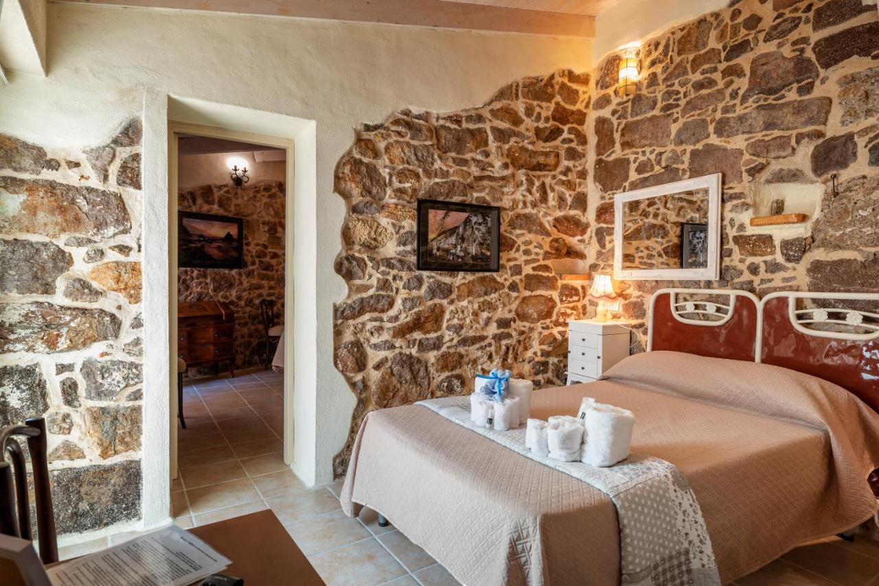 Domo Sa Barra Bed & Breakfast SantʼAntìoco Eksteriør bilde