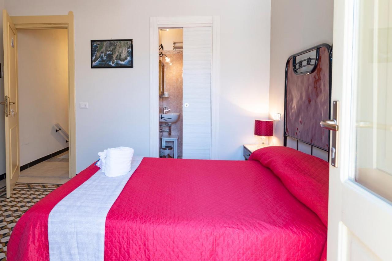 Domo Sa Barra Bed & Breakfast SantʼAntìoco Eksteriør bilde